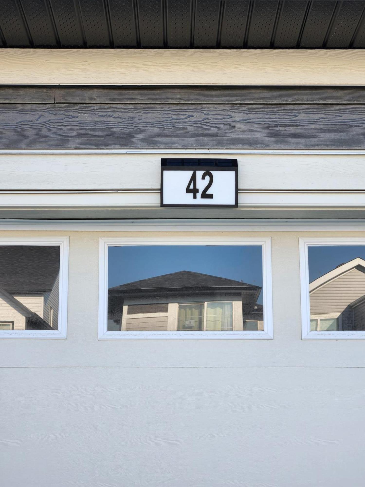 Brand New Deluxe 2 Bedroom Suite With Ac & Den YYC Eksteriør bilde