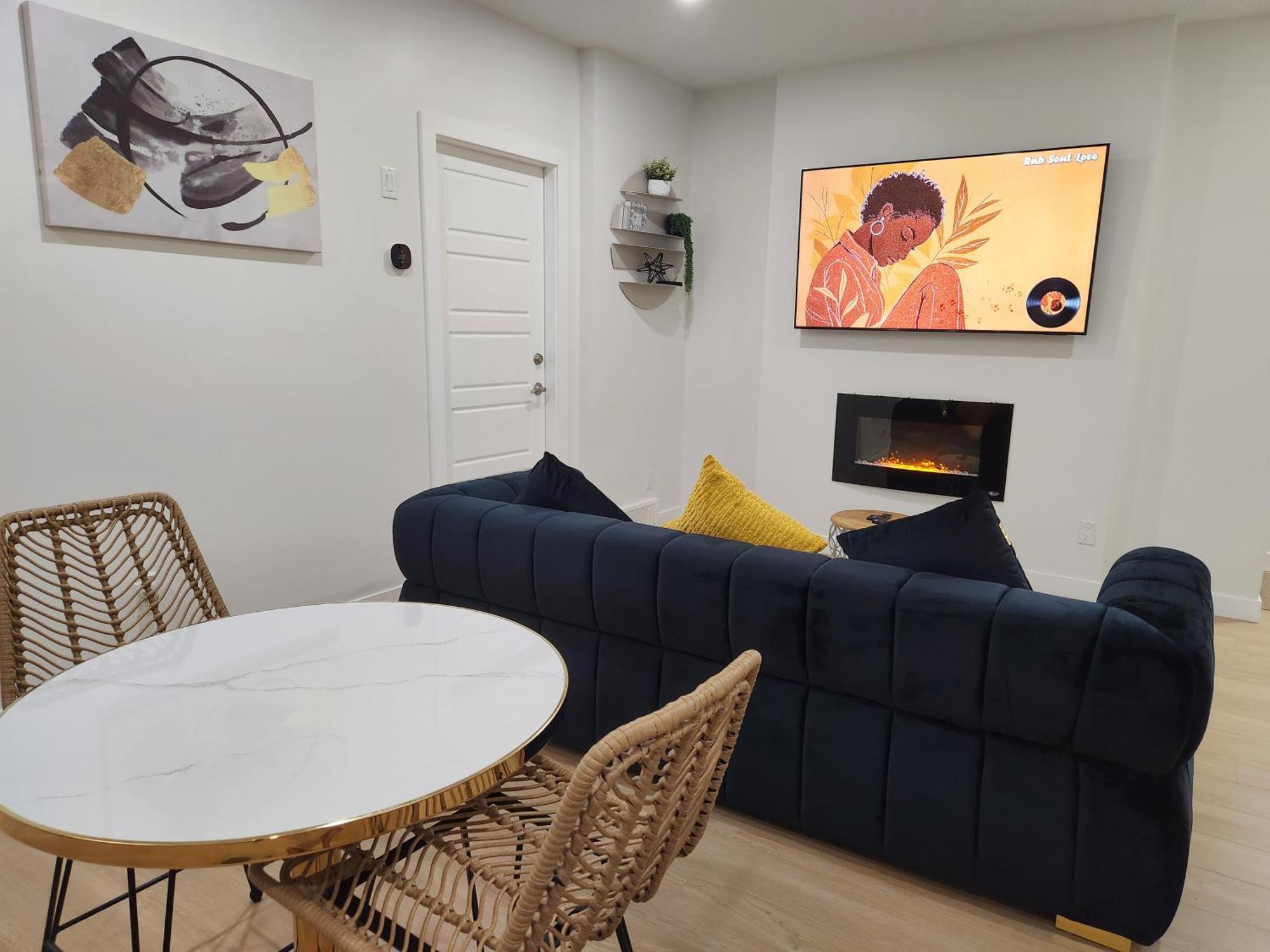 Brand New Deluxe 2 Bedroom Suite With Ac & Den YYC Eksteriør bilde